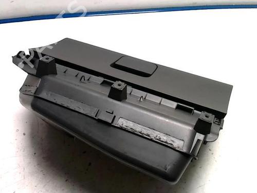 Used Glove box VW POLO IV (9N_, 9A_) 1.4 16V (75 hp) 31238923