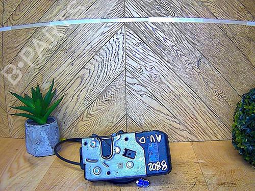 Used Front right lock RENAULT TRAFIC II Bus (JL) 1.9 dCI 100 (JL0C, JL0K) (101 hp) 25384058