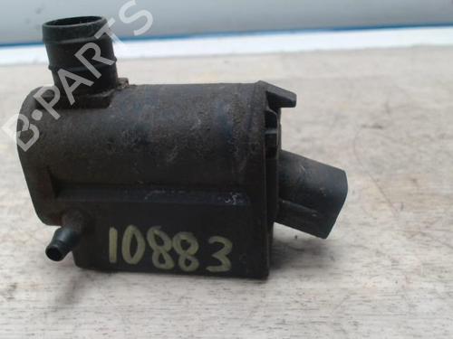Used Washer pump HYUNDAI ELANTRA III Saloon (XD) 2.0 CRDi (113 hp) 25421855