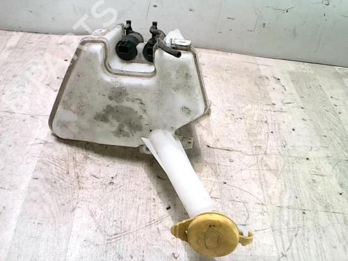 Used Windscreen washer tank TOYOTA YARIS (_P13_) 1.4 D (NLP130_, NLP130) (90 hp) 27557792