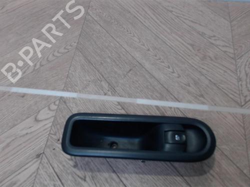Used Right front window switch RENAULT TWINGO II (CN0_) 1.2 16V (CN0K, CN0V, CN0A) (76 hp) 25388699