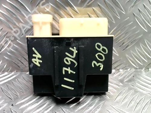 Used Electronic sensor PEUGEOT 308 II (LB_, LP_, LW_, LH_, L3_) 1.5 BlueHDi 130 (131 hp) 25702190