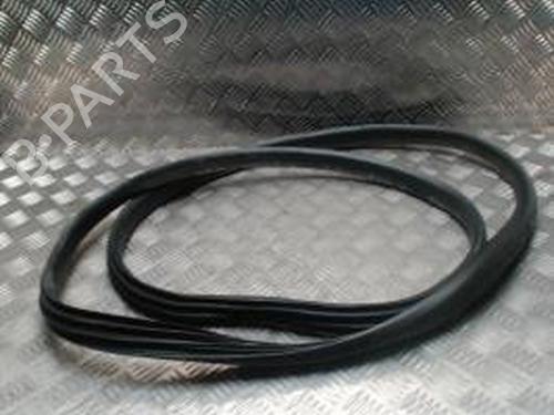 Used Rubber door seal DACIA SANDERO III 1.0 TCe 100 ECO-G (101 hp) 30523202