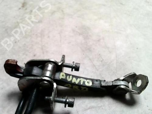 Used Hinge/Door check strap FIAT GRANDE PUNTO (199_) 1.3 D Multijet (199.AXD11, 199.AXD1A, 199.AXD1B,... (90 hp) 26679288