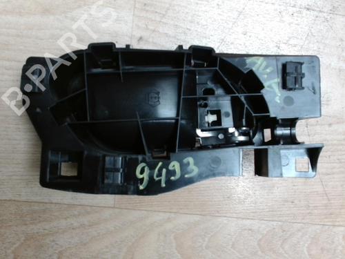 Używane Klamka wewnętrzna drzwi przednich lewych PEUGEOT 207 (WA_, WC_) 1.6 HDi (90 hp) 29387756