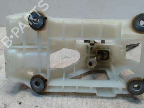 Gear lever TOYOTA YARIS (_P1_) 1.3 (NCP10, SCP12_) | BP27602968M90 