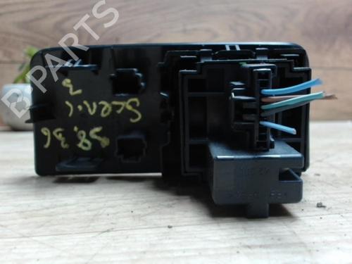Used Switch RENAULT GRAND SCÉNIC III (JZ0/1_) 1.5 dCi (JZ09, JZ0D, JZ10, JZ14, JZ1G, JZ29, JZ2C) (110 hp) 29320639