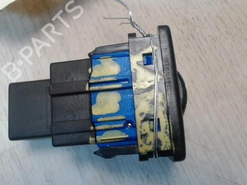 Used Switch TOYOTA YARIS (_P13_) 1.4 D (NLP130_, NLP130) (90 hp) 27670463