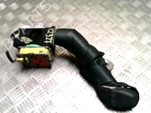 Used Front right seatbelt TOYOTA YARIS (_P9_) 1.4 D-4D (NLP90_, NLP90R) (90 hp) 31312168