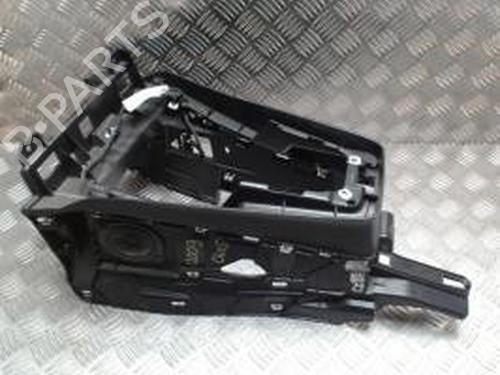 Used Middle console RENAULT CLIO V (B7_) 1.5 Blue dCi 85 (B7AG) (86 hp) 30741307