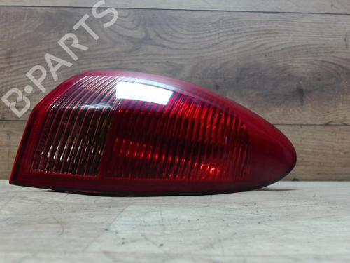 Farolim direito ALFA ROMEO 147 (937_) 1.6 16V T.SPARK ECO (937.AXA1A, 937.BXA1A) (105 hp) 31235037