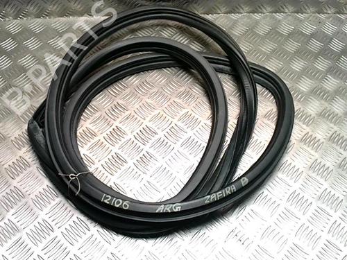 Used Rubber door seal OPEL ZAFIRA / ZAFIRA FAMILY B (A05) 1.9 CDTI (M75) (120 hp) 31228033