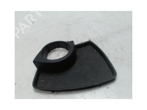 Porte-gobelet/Objets TOYOTA YARIS (_P9_) 1.4 D-4D (NLP90_, NLP90R) (90 hp) 25417754
