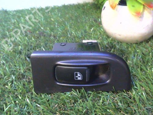 Used Right rear window switch HYUNDAI TRAJET (FO) 2.0 CRDi (113 hp) 25415471