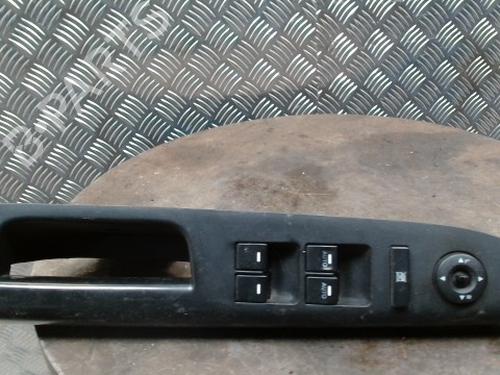 Used Left front window switch Left front window switch KIA VENGA (YN) 1.4 CRDi 90 (90 hp) 33739630 33739630