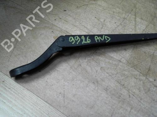 Used Front windshield wiper arm RENAULT TWINGO II (CN0_) 1.2 16V (CN0K, CN0V, CN0A) (76 hp) 31238422