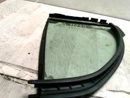 Used Rear left quarter glass TOYOTA YARIS (_P9_) 1.4 D-4D (NLP90_, NLP90R) (90 hp) 25425337