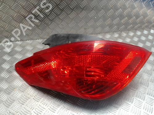 Feu arrière gauche PEUGEOT 308 I (4A_, 4C_) 1.6 HDi (90 hp) 31997391