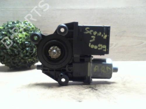 Motor do elevador de vidro trás direito RENAULT GRAND SCÉNIC III (JZ0/1_) 1.5 dCi (JZ09, JZ0D, JZ10, JZ14, JZ1G, JZ29, JZ2C) (110 hp) 31230307