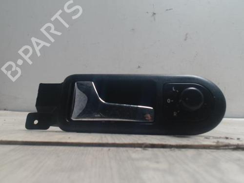 Used Front left interior door handle VW GOLF IV (1J1) 1.9 SDI (68 hp) 25426314