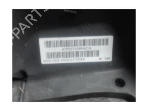 Steering wheel PEUGEOT 5008 (0U_, 0E_) 1.6 HDi | BP25415987C49