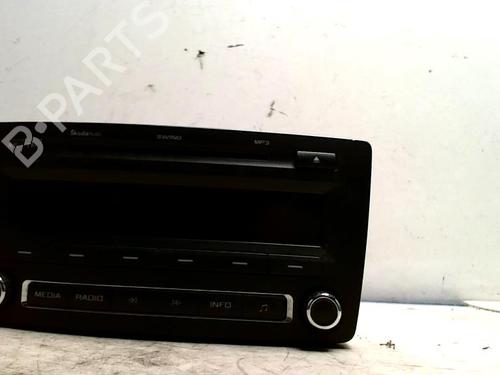 Used Radio SKODA OCTAVIA II Combi (1Z5) 1.6 TDI (105 hp) 25424641