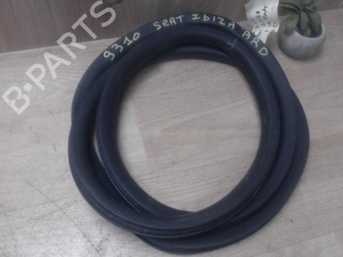 Used Rubber door seal SEAT IBIZA IV ST (6J8, 6P8) 1.2 TSI (90 hp) 31238657