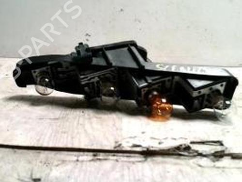 Used Licence plate light RENAULT SCÉNIC II (JM0/1_) 1.5 dCi (JM1E, JM16) (106 hp) 25427693