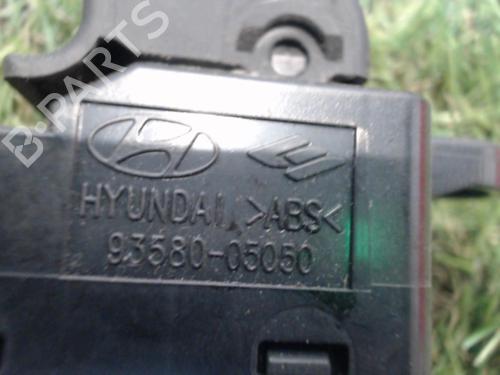 Right front window switch HYUNDAI ATOS PRIME (MX) 1.1 | BP25389702I26 
