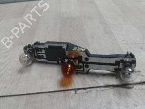 Używane Lampa oświetlenia tablicy rejestracyjnej DACIA SANDERO 1.5 dCi (88 hp) 25426343