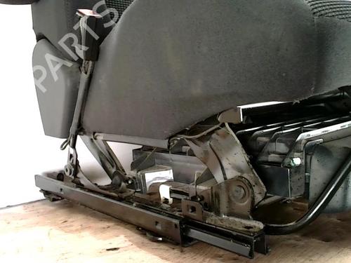 Right front seat PEUGEOT 5008 (0U_, 0E_) 1.6 HDi | BP25419531C16