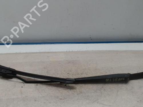 Used Front windshield wiper arm VW GOLF IV (1J1) 1.9 TDI (90 hp) 28100763