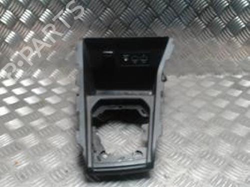 Used Middle console RENAULT CLIO V (B7_) 1.5 Blue dCi 85 (B7AG) (86 hp) 30502737