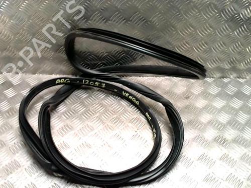 Used Rubber door seal Rubber door seal KIA VENGA (YN) 1.6 CRDi 115 (116 hp) 33241793 33241793