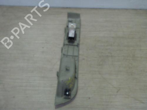 Used Right front window switch NISSAN MICRA III (K12) 1.2 16V (65 hp) 25408416