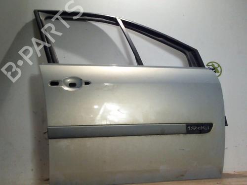 Used Right front door RENAULT SCÉNIC II (JM0/1_) 1.9 dCi (JM0G, JM12, JM1G, JM2C) (120 hp) 25411845