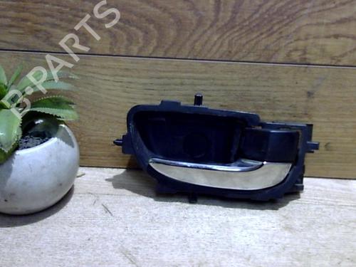 rear-right-interior-door-handle-toyota-yaris-_p13_-2010-2011-2012-2013-2014-2015-2016-2017-2018-2019-2020-25402051 main image