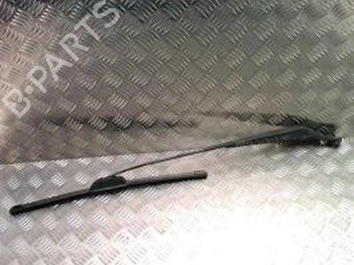 Used Front windshield wiper arm NISSAN MICRA III (K12) 1.2 16V (80 hp) 26382554