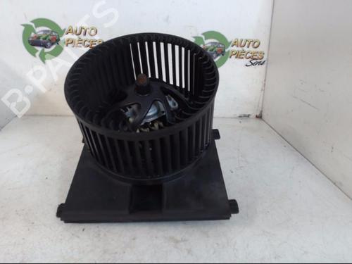 Used Air vent VW POLO (6N2) 1.4 16V (75 hp) 31219889