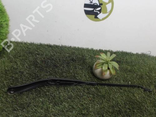 Front windshield wiper arm DACIA SANDERO 1.2 16V | BP25393324C143 - Image 2
