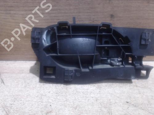 Used Front left interior door handle PEUGEOT 407 (6D_) 2.0 HDi 135 (6DRHRH, 6DRHRE, 6DRHRG, 6DRHRJ) (136 hp) 25409414
