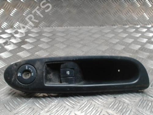 Used Right front window switch RENAULT CLIO II (BB_, CB_) 1.4 16V (B/CB0P, BB13) (98 hp) 32241155