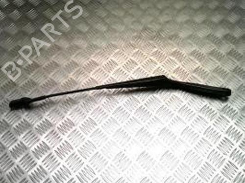 Used Front windshield wiper arm VW POLO (9N_, 9A_) 1.2 12V (64 hp) 25840973