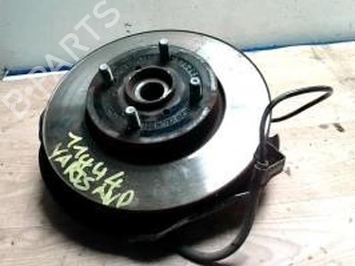 Used Right front steering knuckle TOYOTA YARIS (_P13_) 1.4 D (NLP130_, NLP130) (90 hp) 25427765
