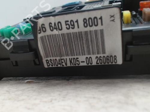 Zekeringkast CITROËN C4 I (LC_) 1.6 HDi (109 hp) 28094989