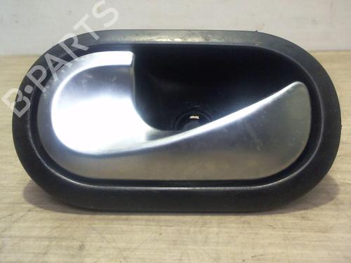 Used Front left interior door handle RENAULT SCÉNIC II (JM0/1_) 1.5 dCi (JM02, JM13) (101 hp) 25389885