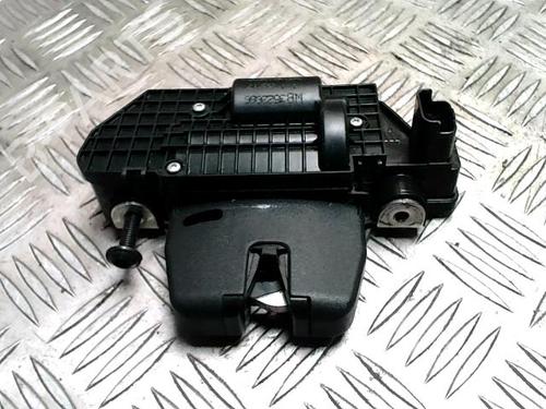 Used Tailgate lock CITROËN C4 II (NC_) 1.6 BlueHDi 115 (115 hp) 31332324