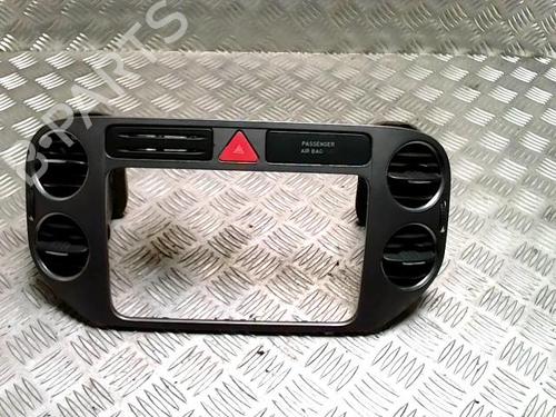 Difusor / Saída de ar VW TIGUAN (5N_) 2.0 TDI 4motion (140 hp) 32349993