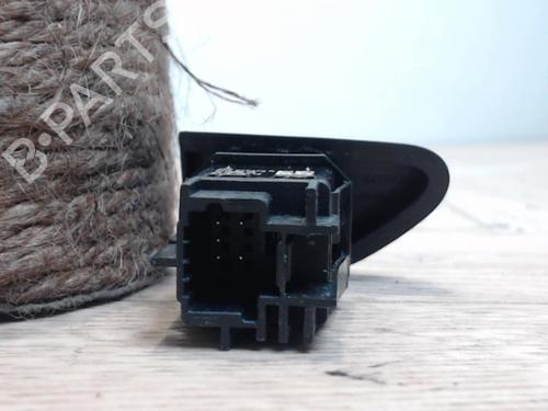 Used Warning switch RENAULT CLIO IV (BH_) 1.5 dCi 90 (90 hp) 31218743