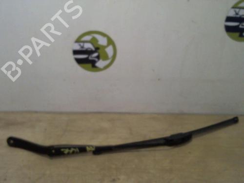 Used Front windshield wiper arm DACIA SANDERO 1.4 MPI LPG (72 hp) 25388252